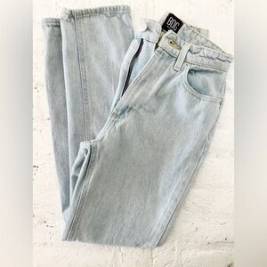 BDG Urban Outfitters Mom Jeans High Rise Light Wash Size 26
